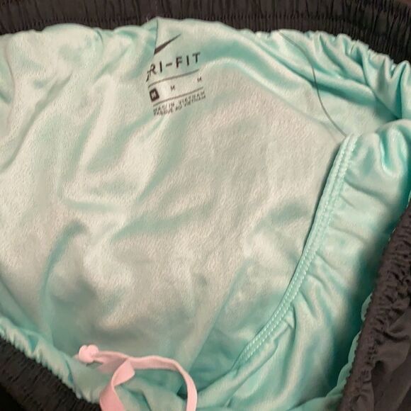 Nike dry running shorts - Picture 3 of 3